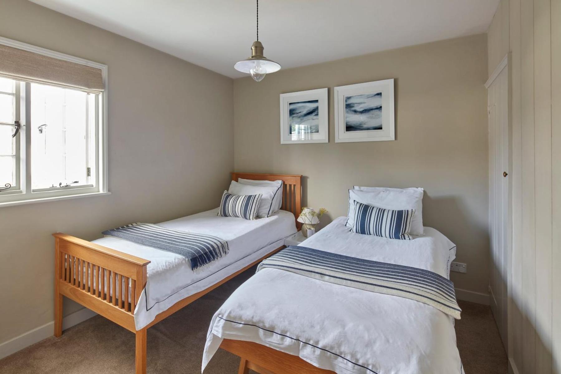 Bosun Cottage - Boutique Retreat On The Beach Діл Екстер'єр фото